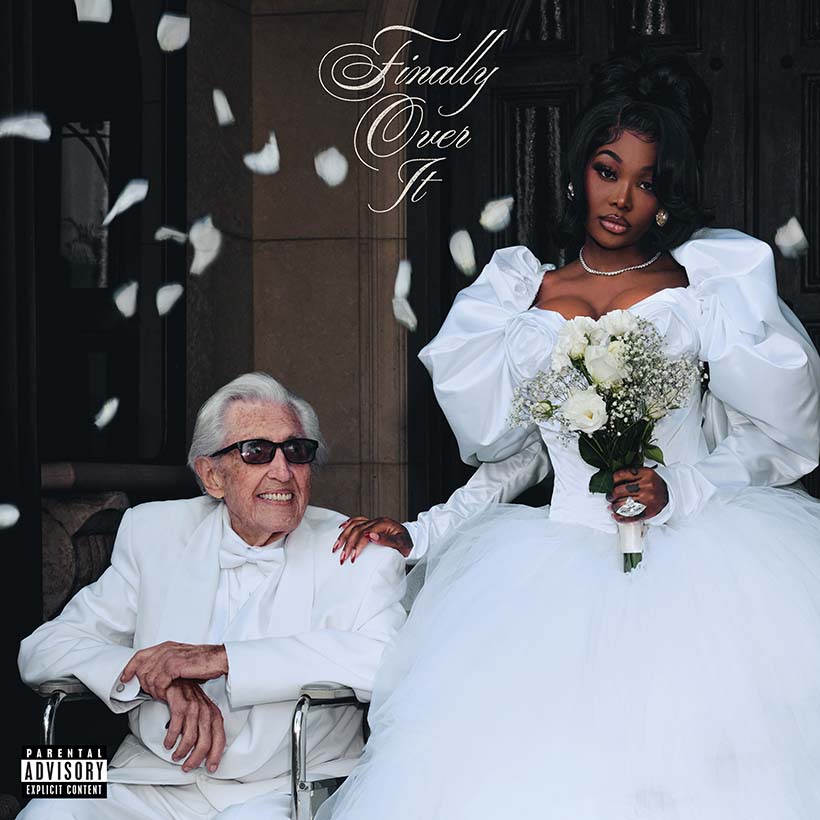 Summer Walker lanza los vídeos 'Finally Over It' y 'FMT'