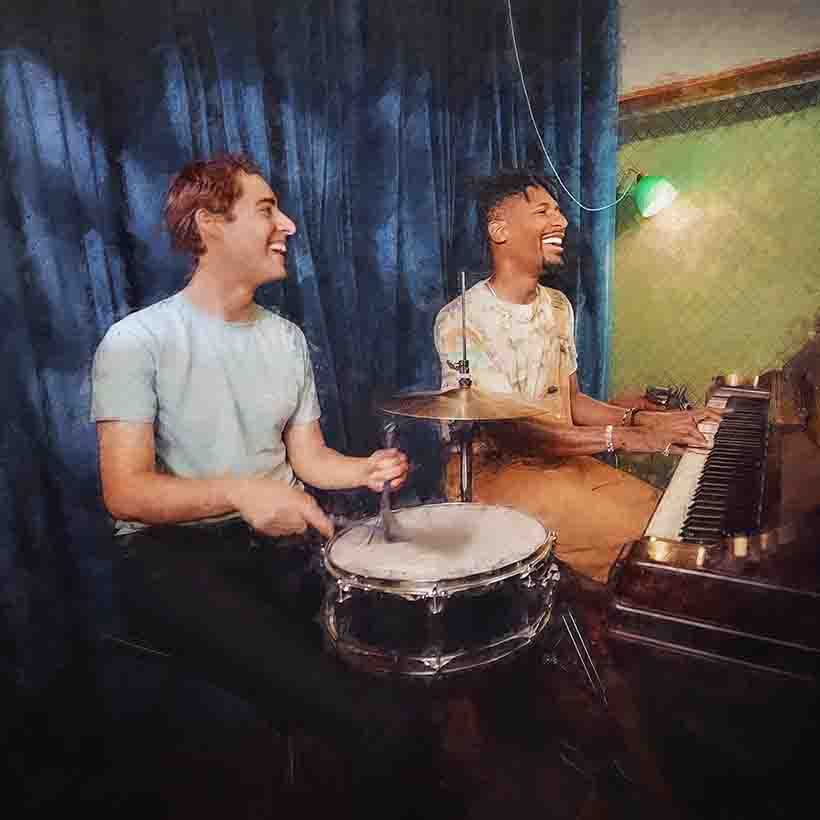 Jon Batiste y Josh Harmon lanzan 'Song Of Storms'