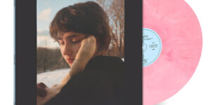 ‘Sling’ de Clairo recibe reedición en vinilo por quinto aniversario