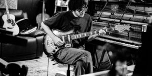 Ethan French Shares ‘palos y piedras a los teléfonos – día 52’