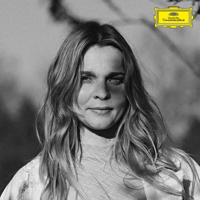 Hildur Guðnadóttir amplía 'Floods' con orquesta completa