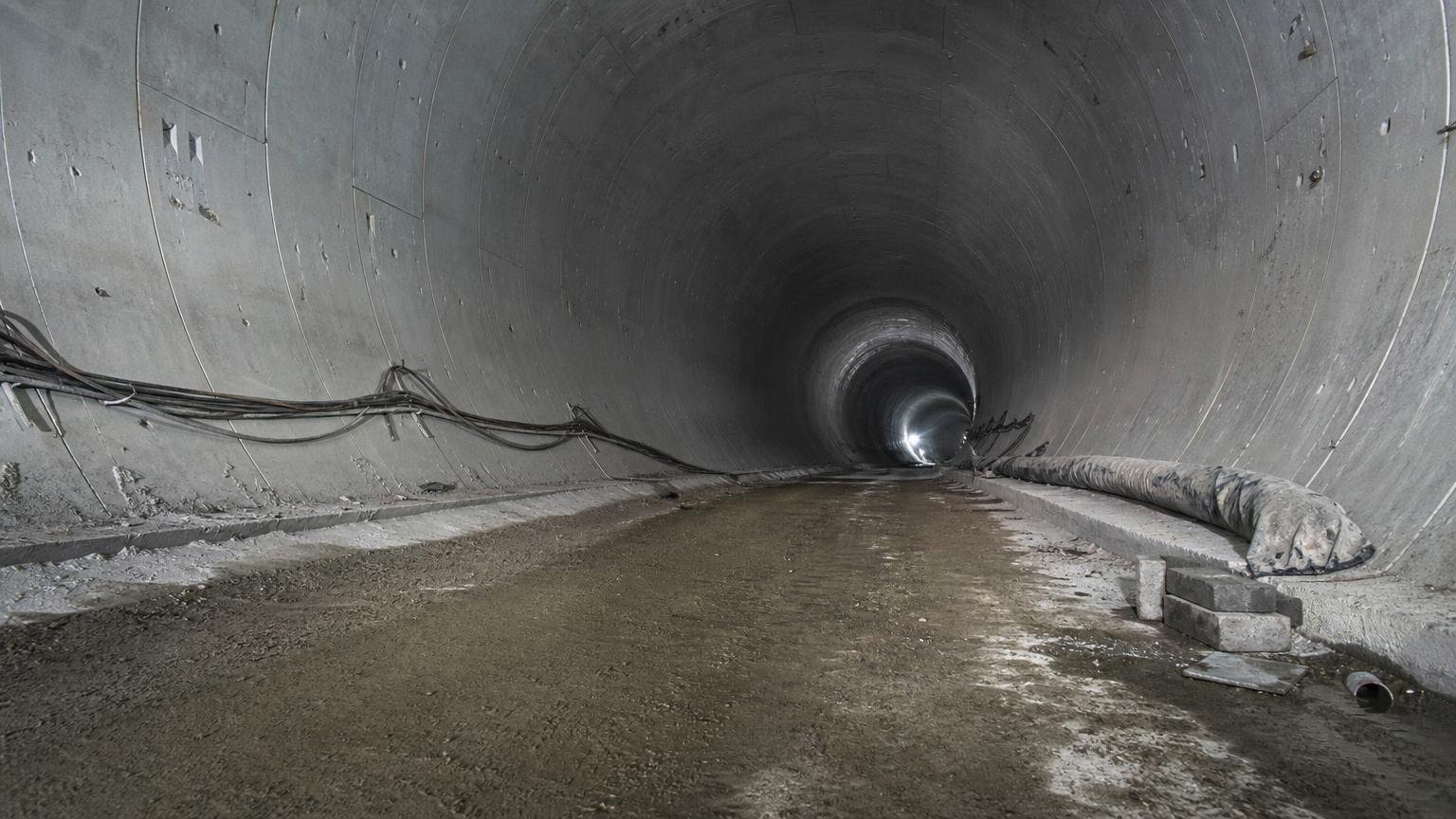 Bajo el oeste del Gran Buenos Aires descansa desde 2019 un túnel de 7 kilómetros abierto por una máquina de 10 metros de diámetro por el que nunca pasó un tren