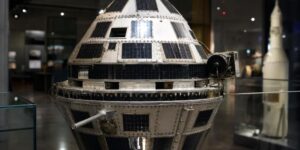 Bell rebotó en 1962 una señal en un satélite de 77 kilos y le hizo ver literalmente a Europa en directo lo que pasaba en Estados Unidos