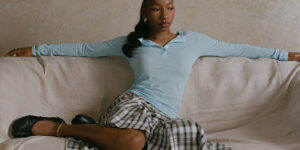 Escuche a Nia Smith explorar la soledad en ‘Mr Right’