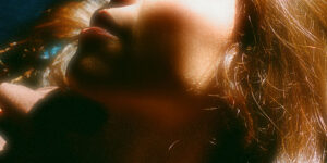 Escuche el nuevo sencillo de Abigail Osborn ‘Bottom Of It’